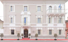 Doride Suites Boutique Hotel